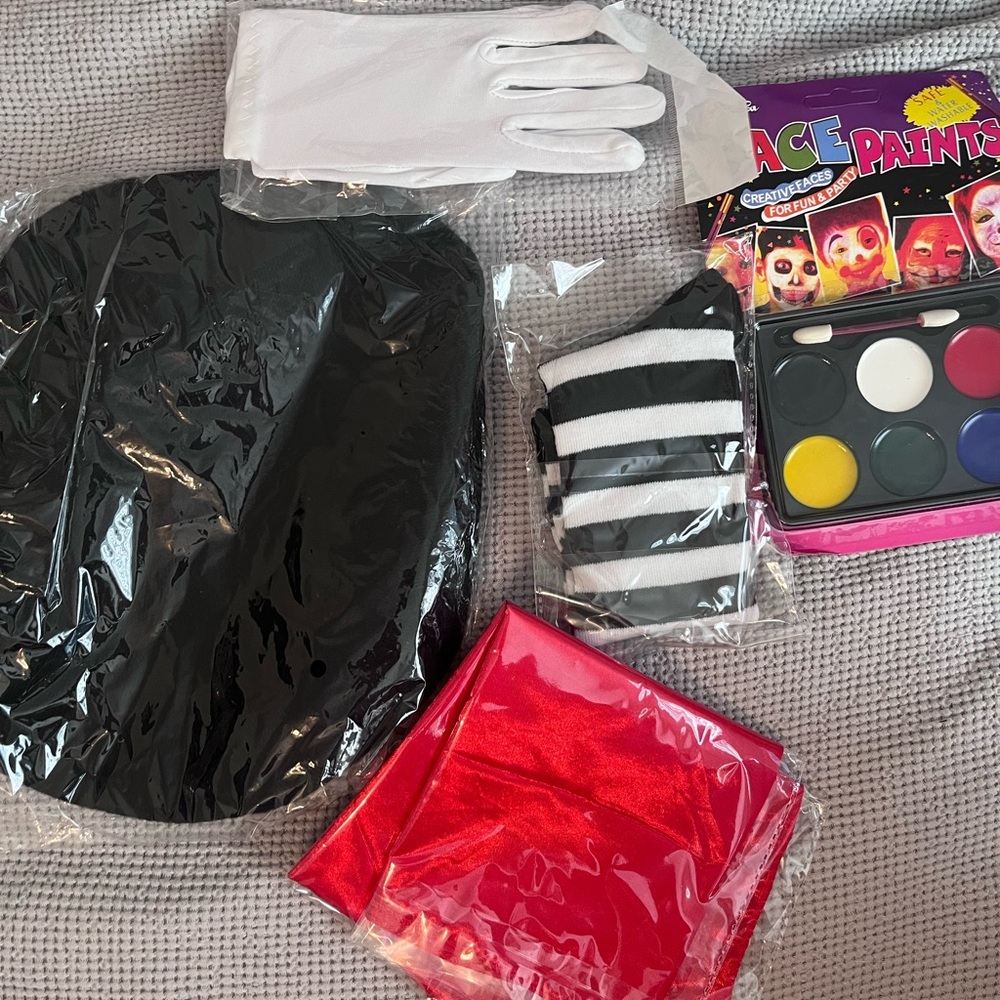 Mime Childs costume accessories